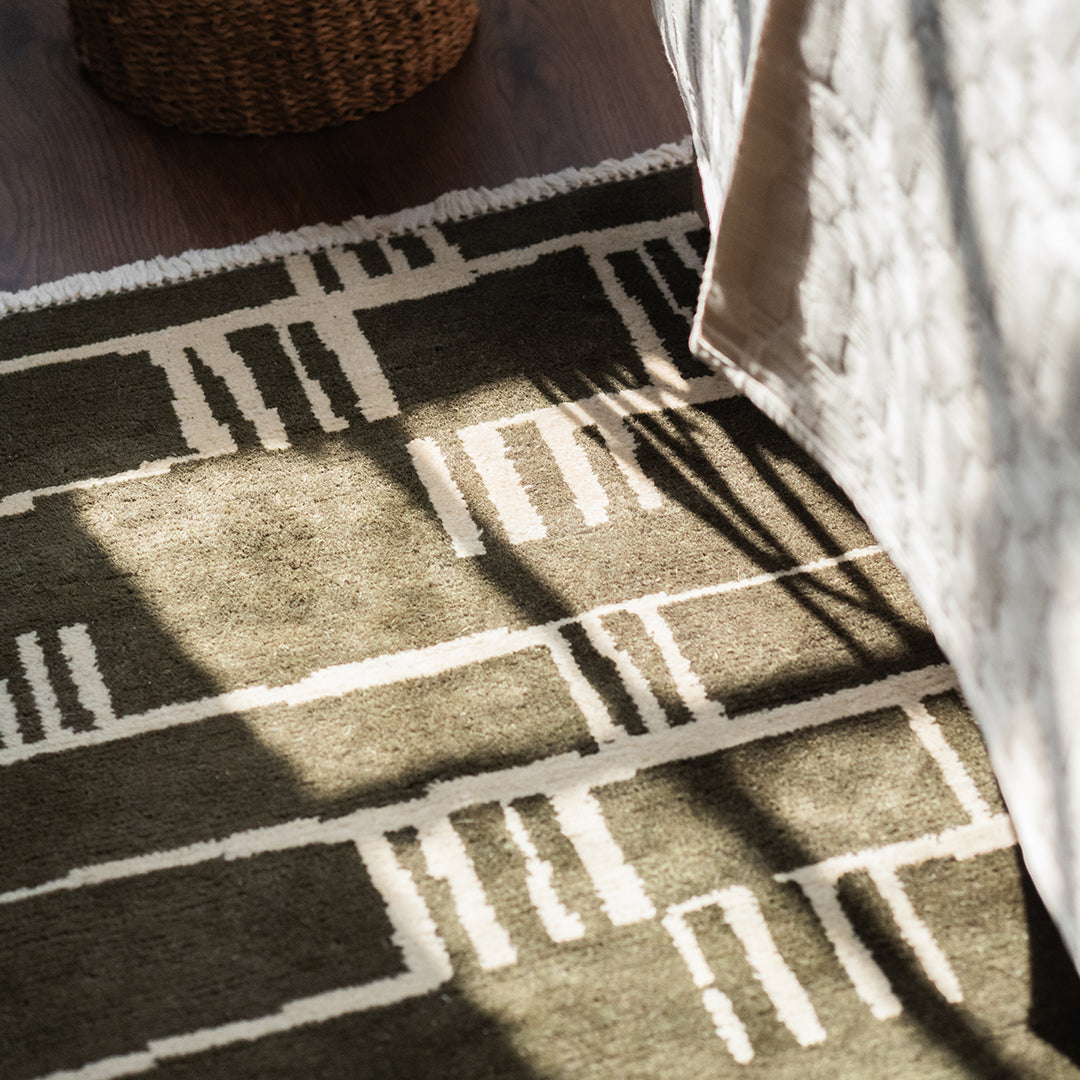 Bangles Hand-knotted Carpet