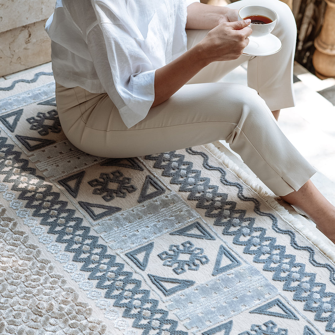 Lattice Hand-knotted Carpet