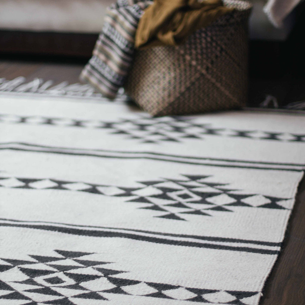 Neutral Medallions Rug